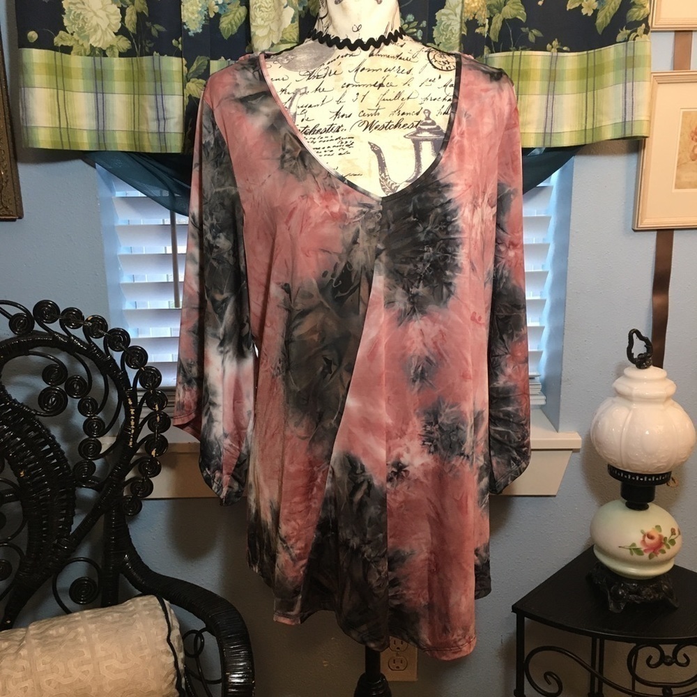 Unity woman oversized v sleeve with braided back top